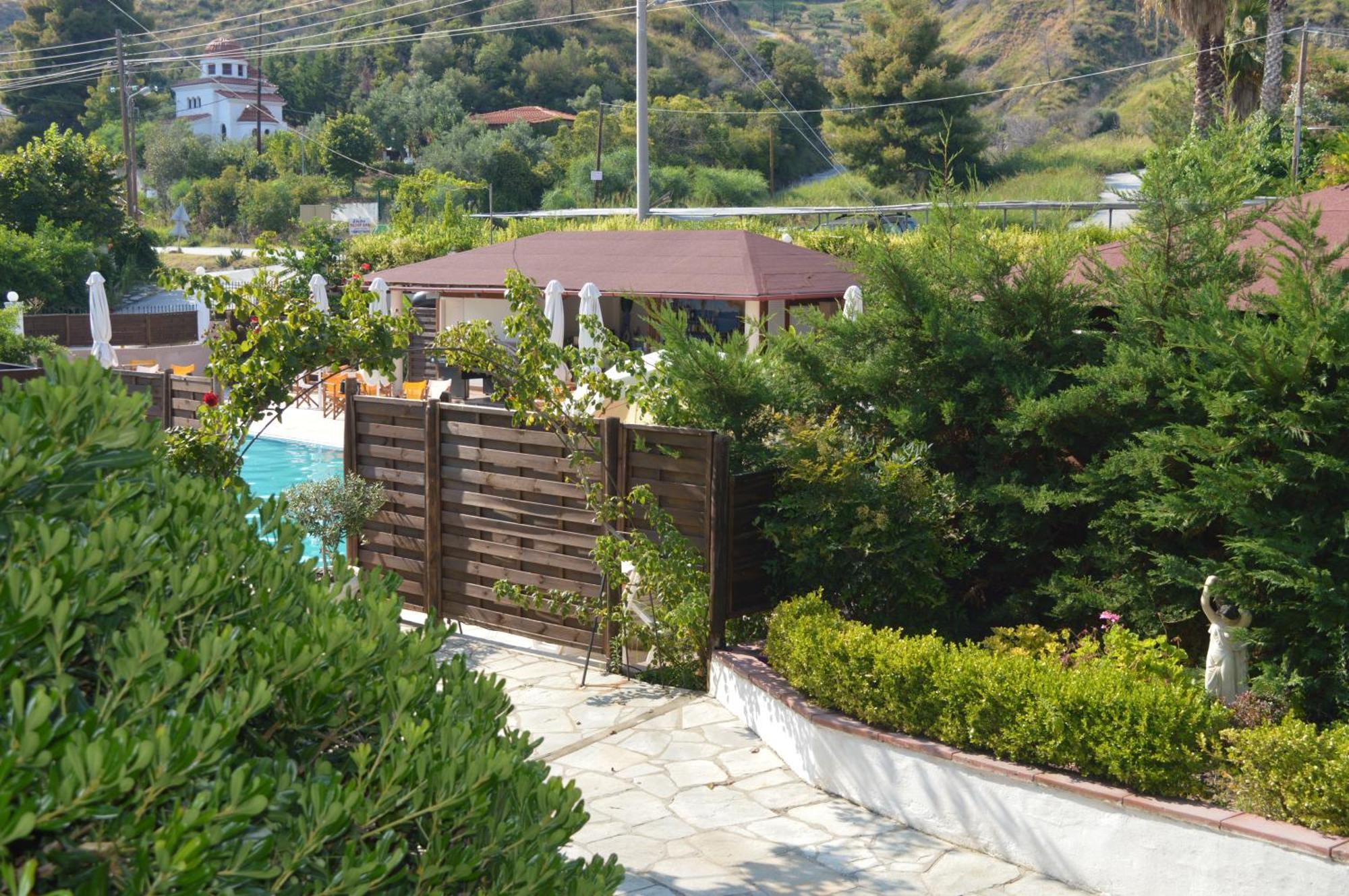 Leonidas Apartments And Suites Мола-Калива Экстерьер фото