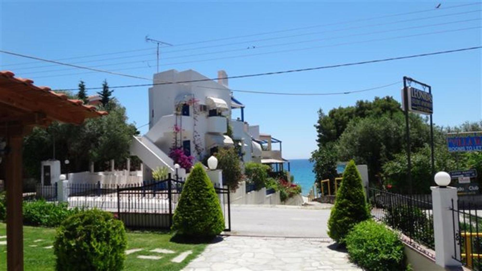 Leonidas Apartments And Suites Мола-Калива Экстерьер фото