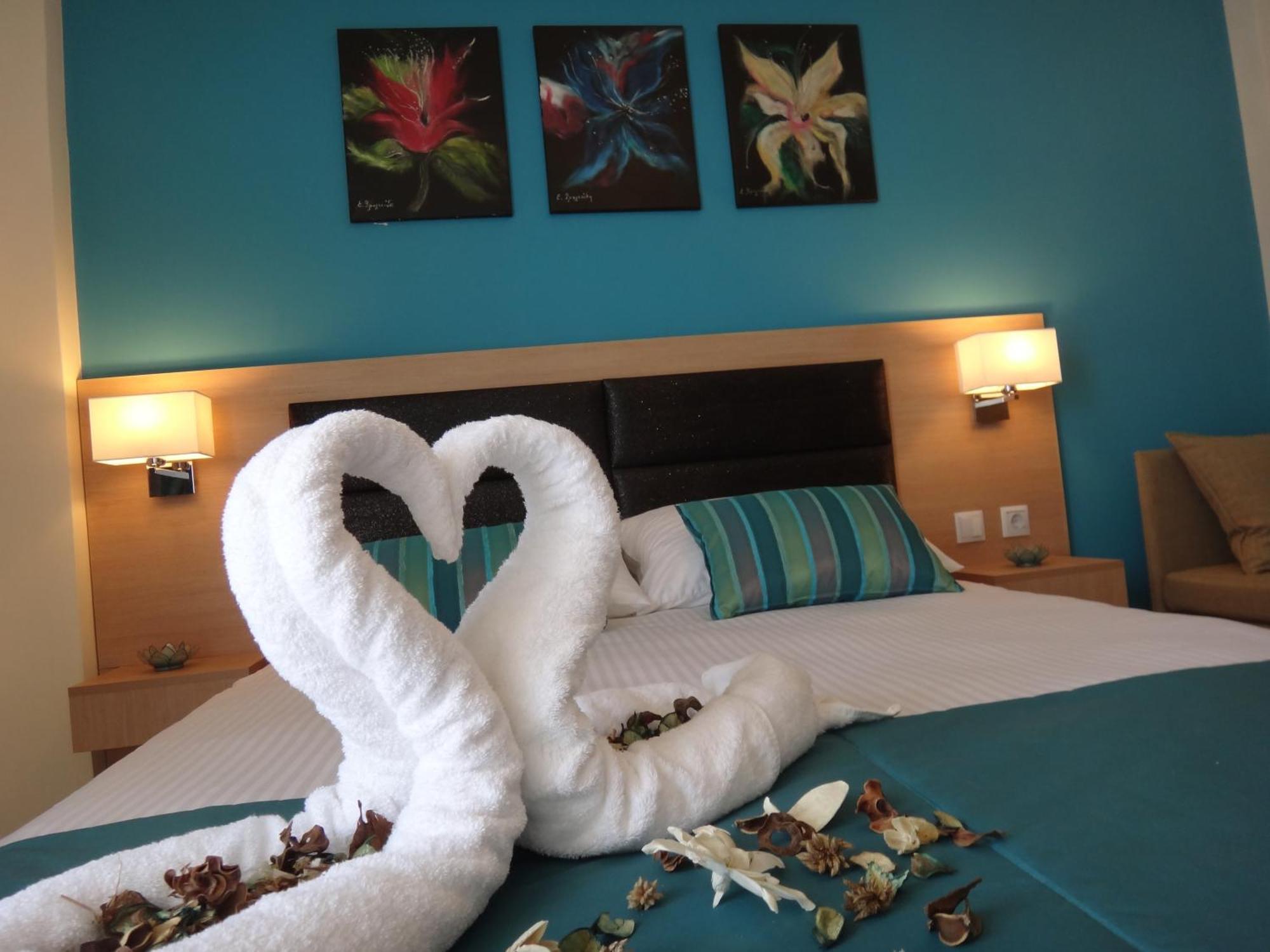 Leonidas Apartments And Suites Мола-Калива Экстерьер фото
