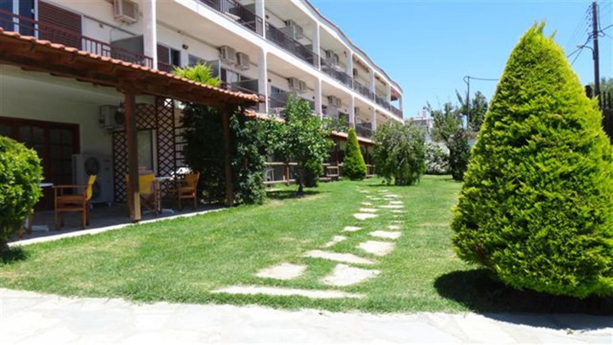 Leonidas Apartments And Suites Мола-Калива Экстерьер фото